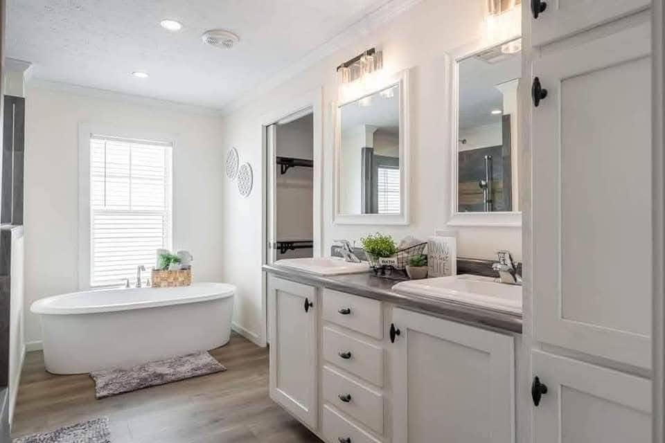 Ravenwood - Image 18