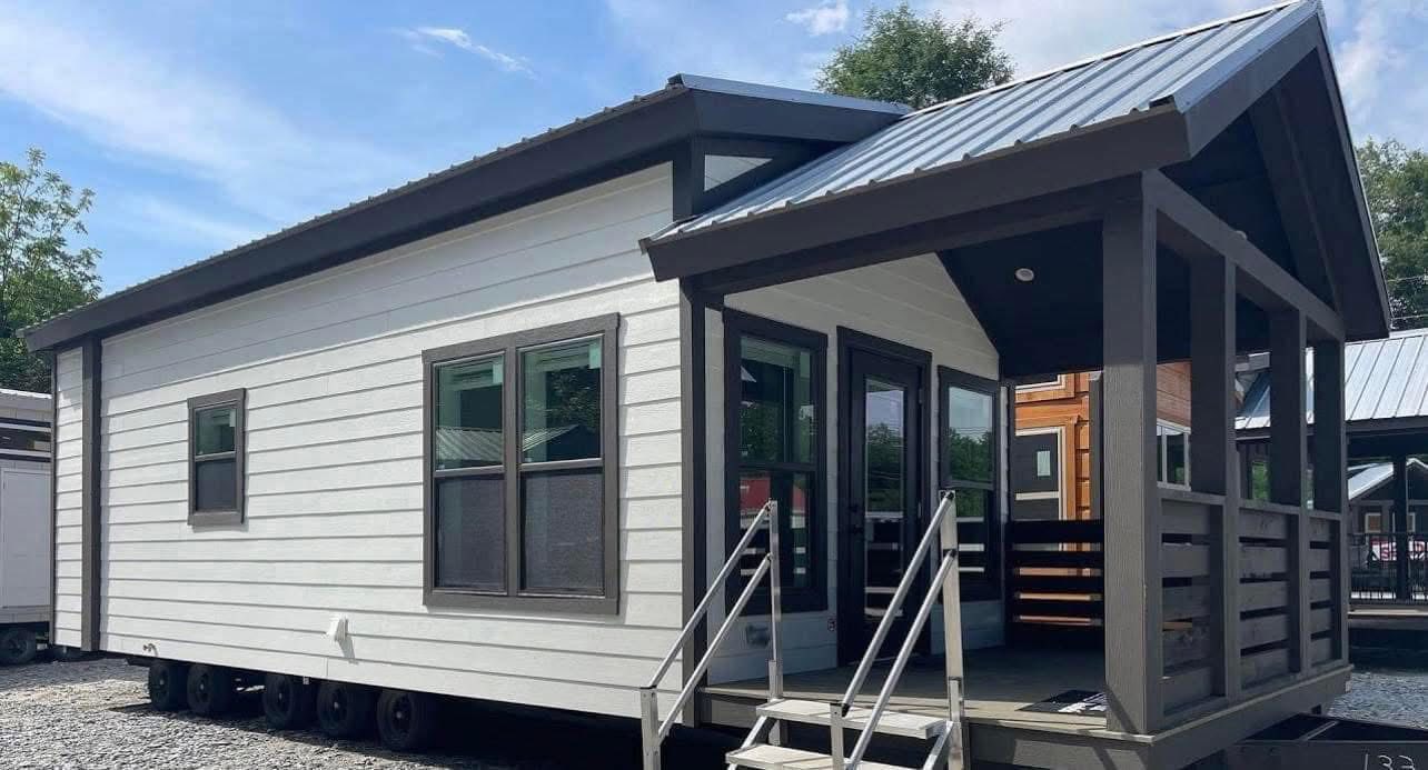 Wayah Model - Image 6